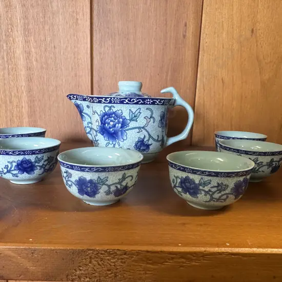 Vintage Blue Floral Teaset  Including Teapot & Cups 