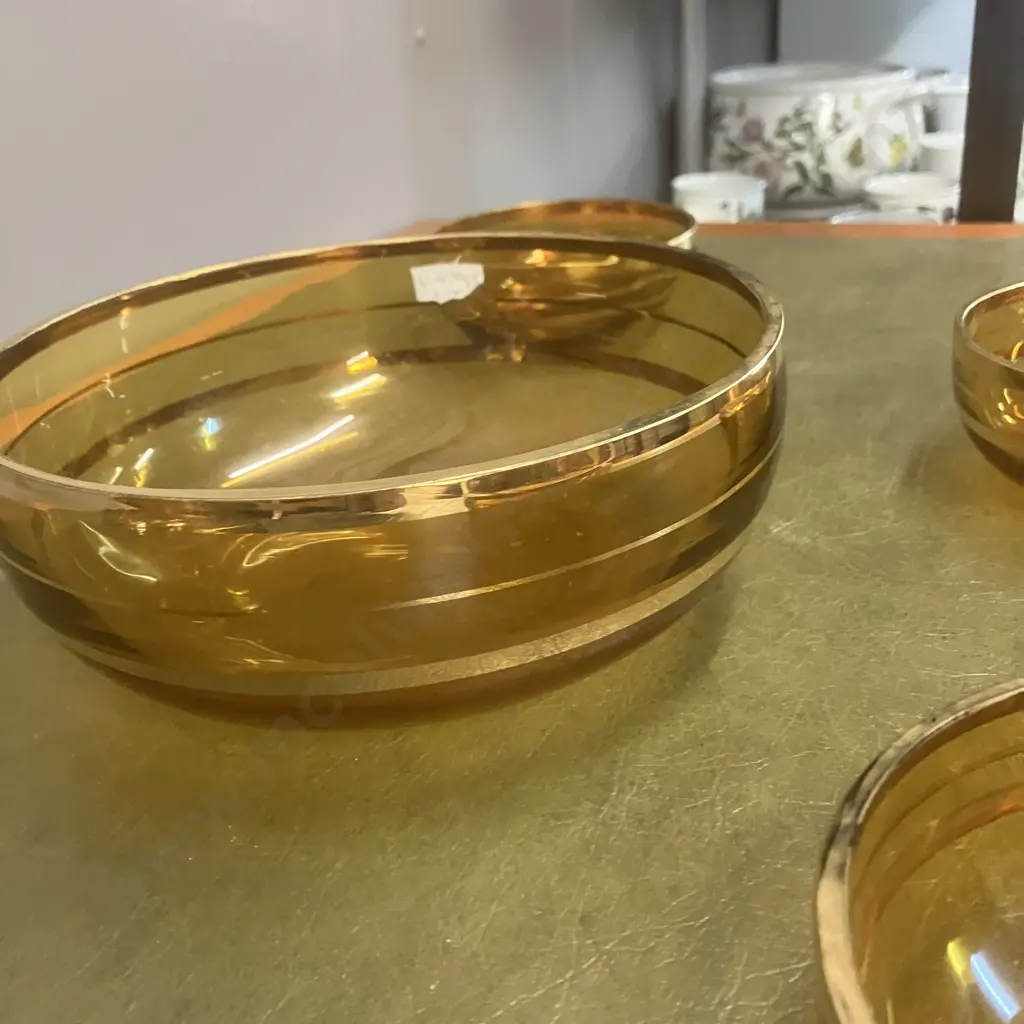 Vintage Set of Glass Bowls Image 1++