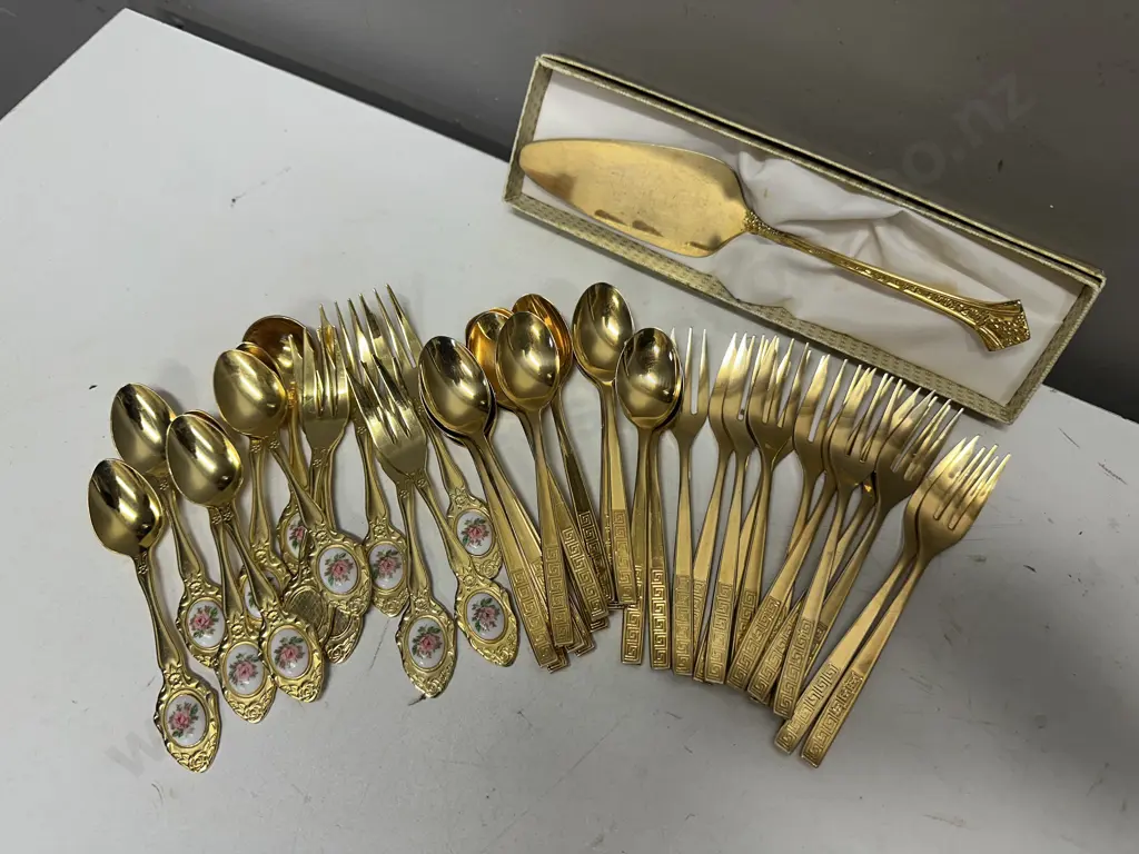 Selection Of Eetrite 24ct Gold Plated Teaspoons & Cake Forks With Pink Floral Rose Decal Etc Image 1++