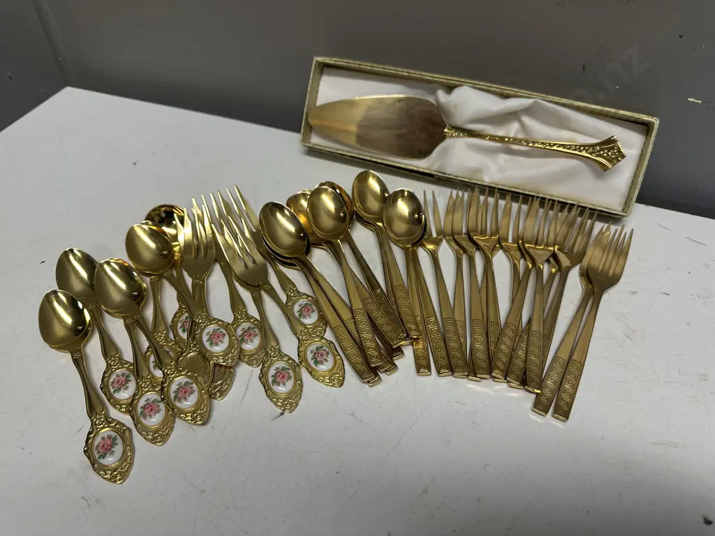 Selection Of Eetrite 24ct Gold Plated Teaspoons & Cake Forks With Pink Floral Rose Decal Etc Image 1++