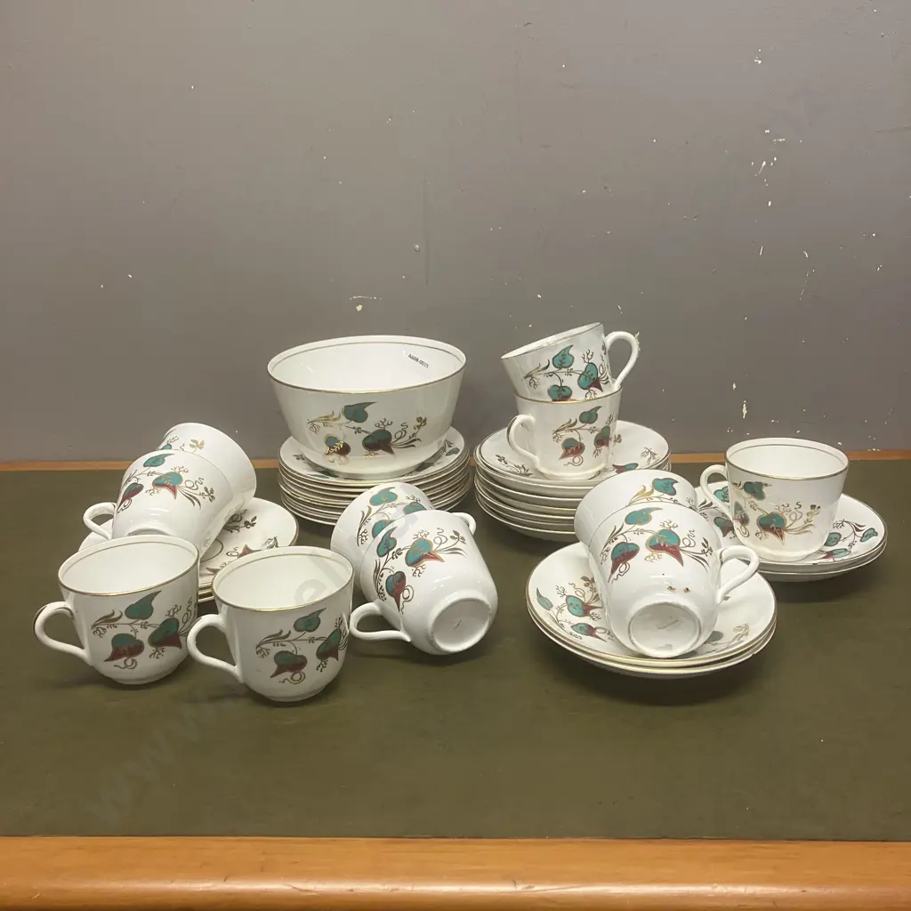 Victorian Teaset - 29 Piece Image 1++