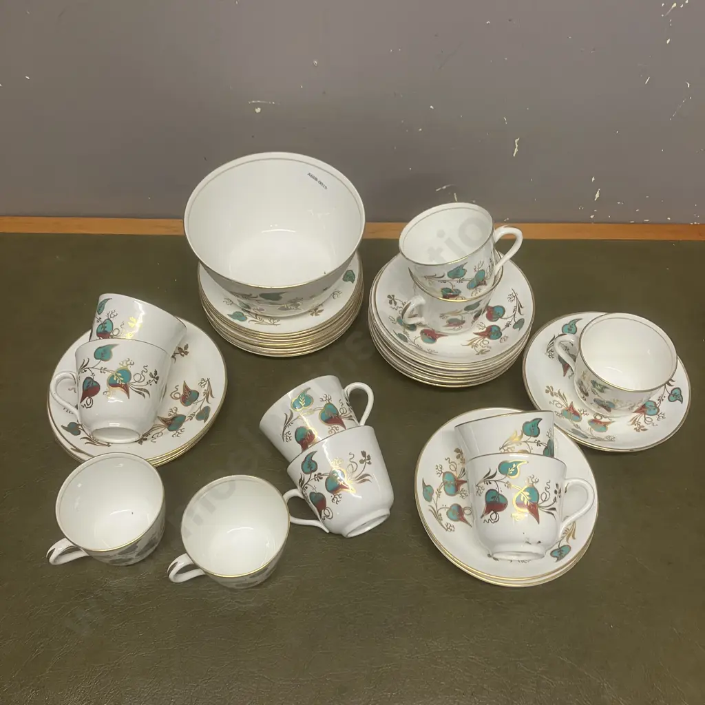 Victorian Teaset - 29 Piece Image 1++