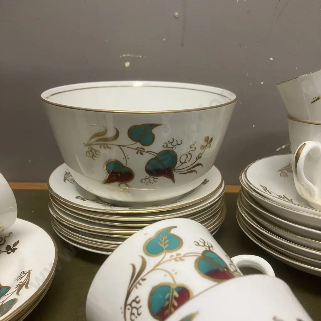 Victorian Teaset - 29 Piece Image 1++