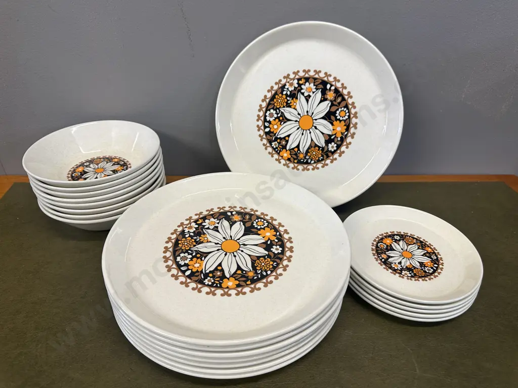 Crown Lynn Pottery Dinnerware Items 'Valencia' #D375 Image 1++