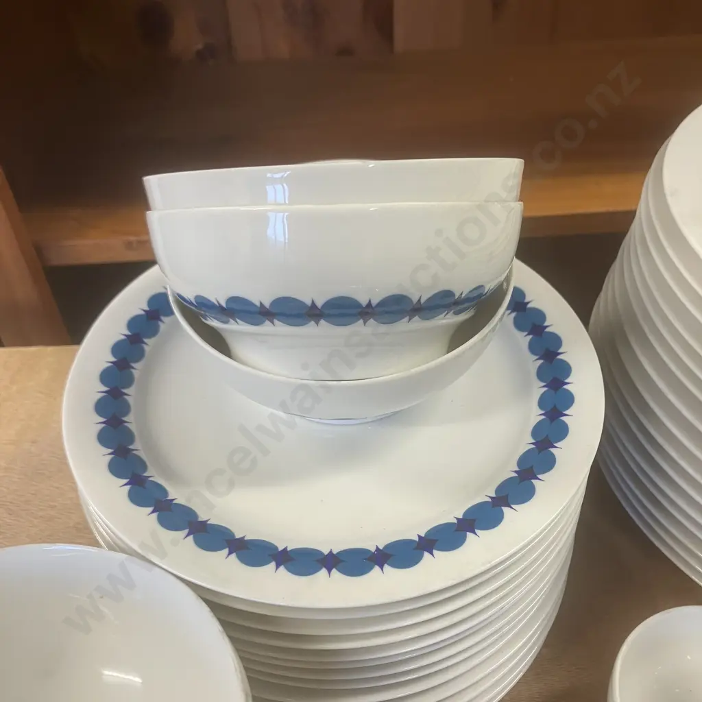 Thomas Teaset & Plates - Approx 80 Pieces Image 1++