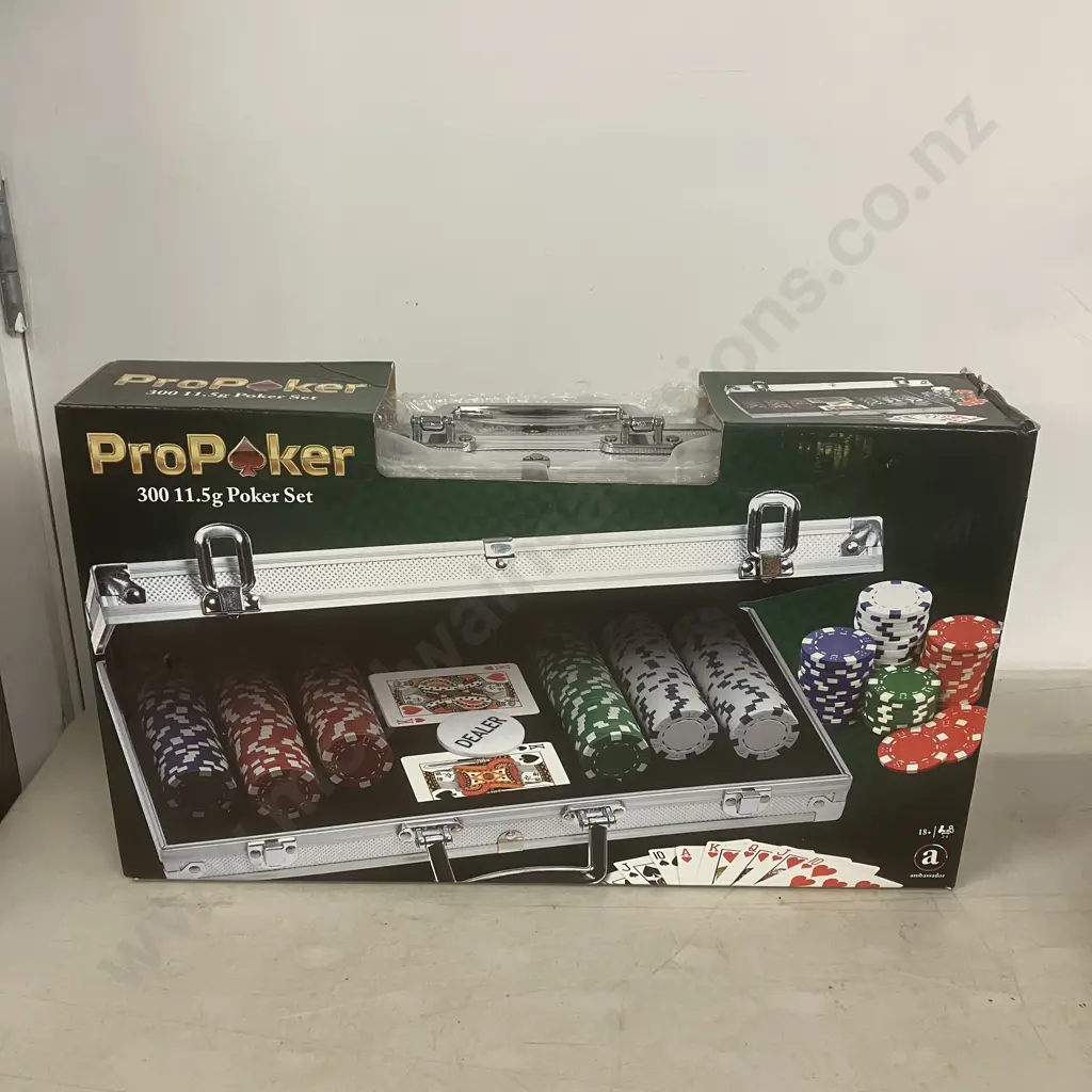 Multi-Casino Games Table Top Table, New ProPoker 300 11.5g Poker Set Image 1++
