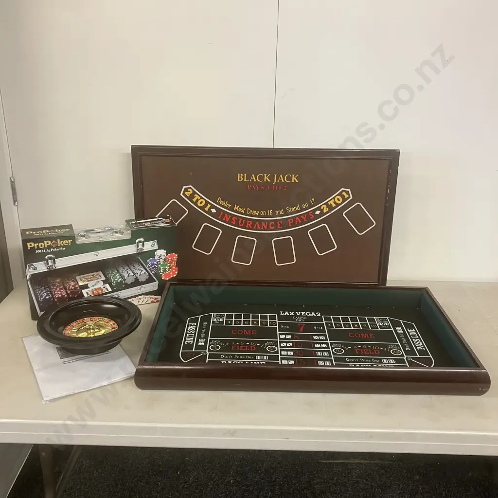 Multi-Casino Games Table Top Table, New ProPoker 300 11.5g Poker Set Image 1++