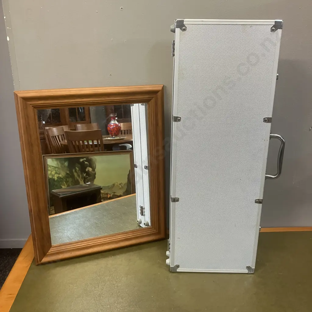 500 Piece Poker Set In Case, Small 43 x 35cm Wood Framed Wall Mirror Image 1++