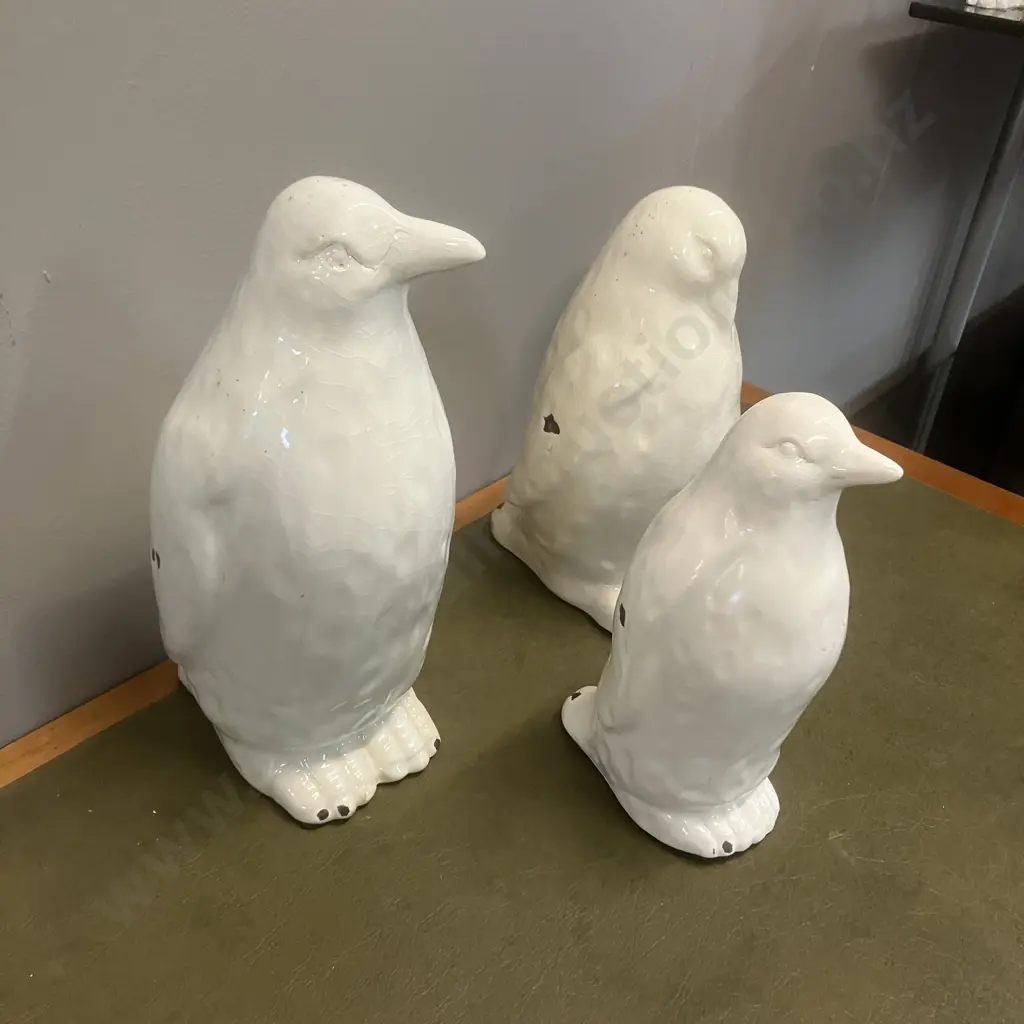 Family of Three Ceramic Penquins. 22 to 29cm Image 1++
