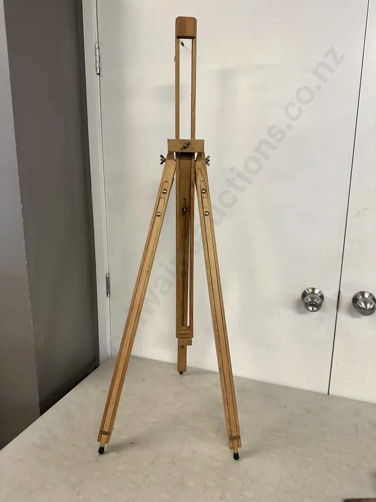Vintage Wooden Easel Image 1++