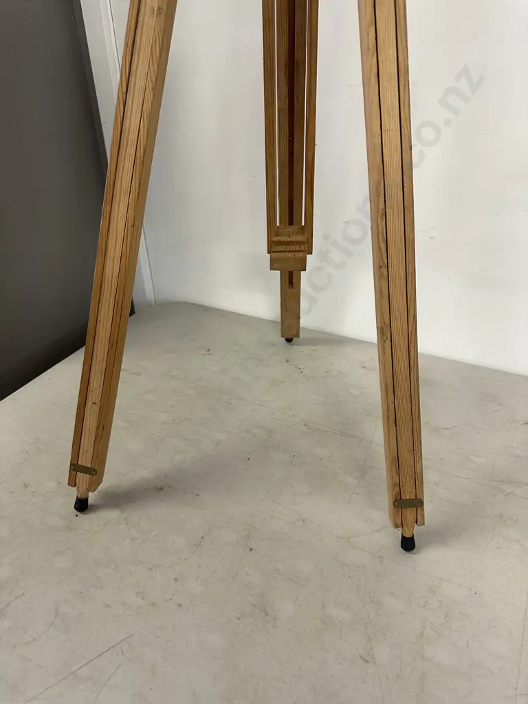 Vintage Wooden Easel Image 1++