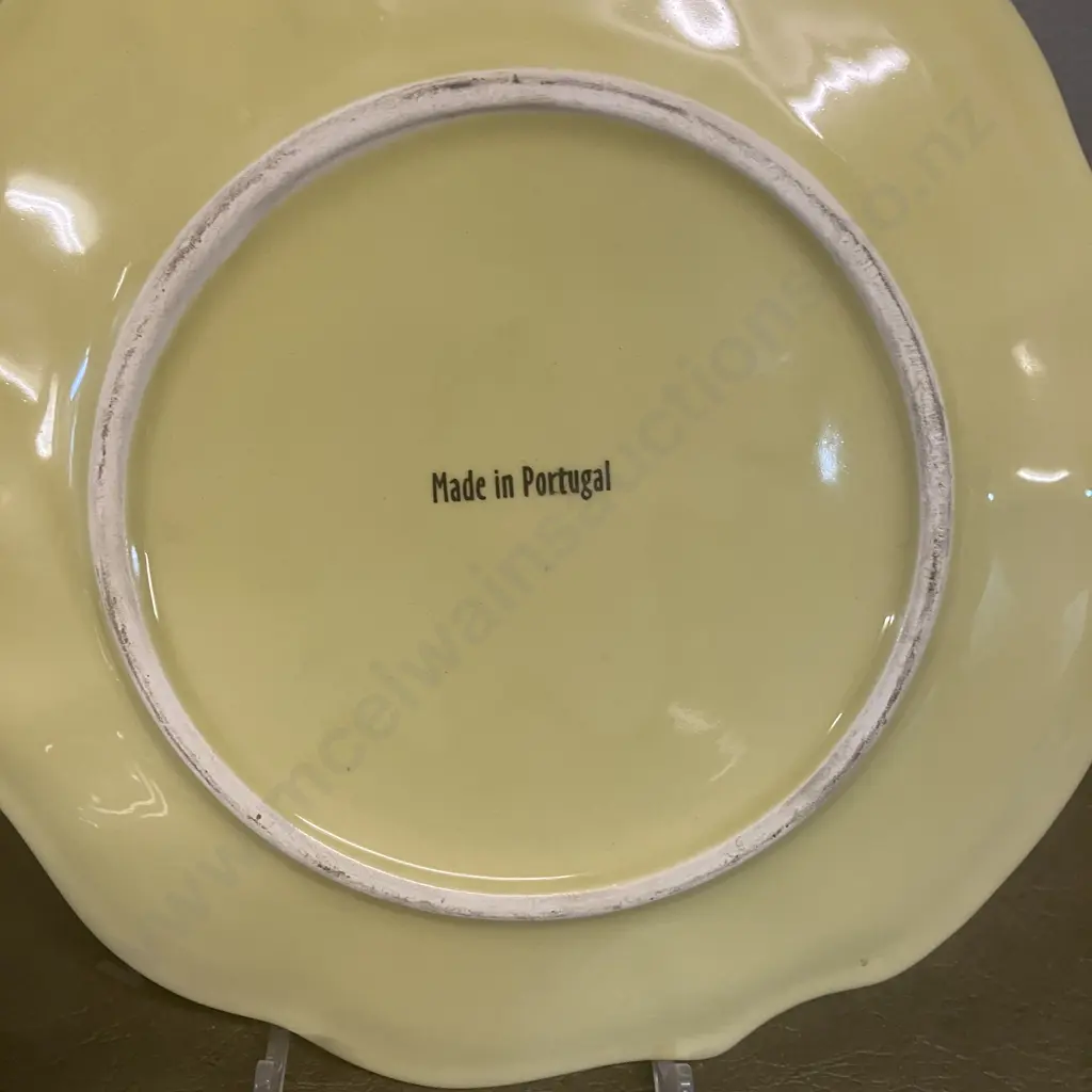 Green Cups & Saucers With Cake Plate - Portugal Image 1++