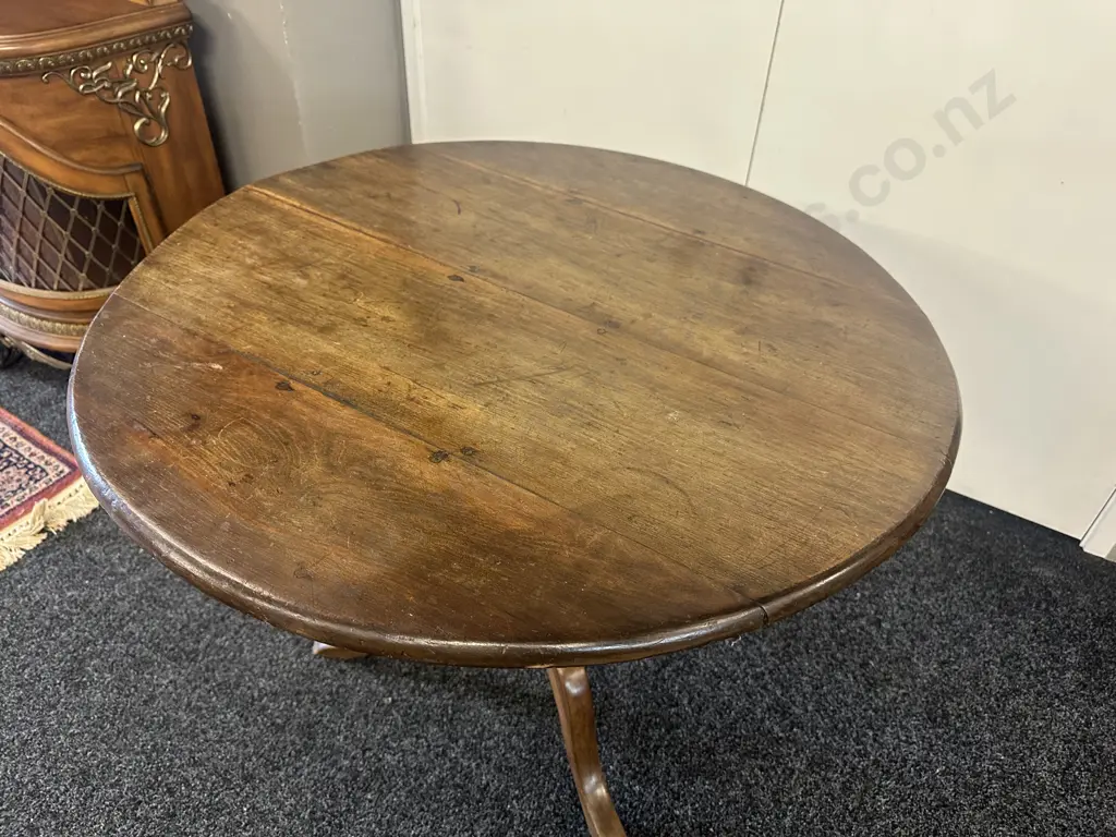 Antique Oak Round Tilt-Top Table. 72 x 91cm Image 1++