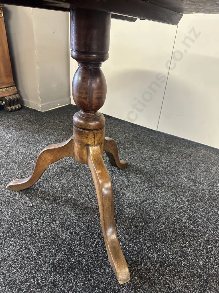 Antique Oak Round Tilt-Top Table. 72 x 91cm Image 1++