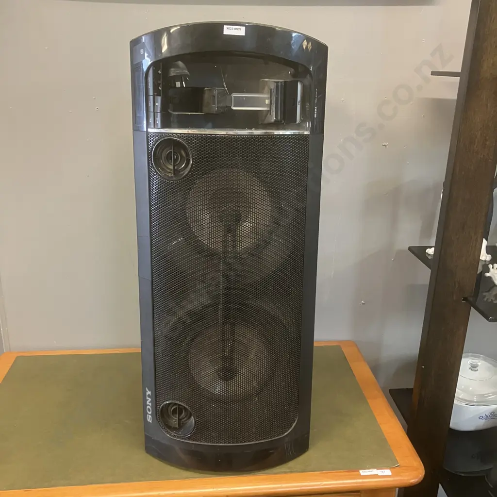 Sony Personal Audio System RDH-GTK37iP Image 1++