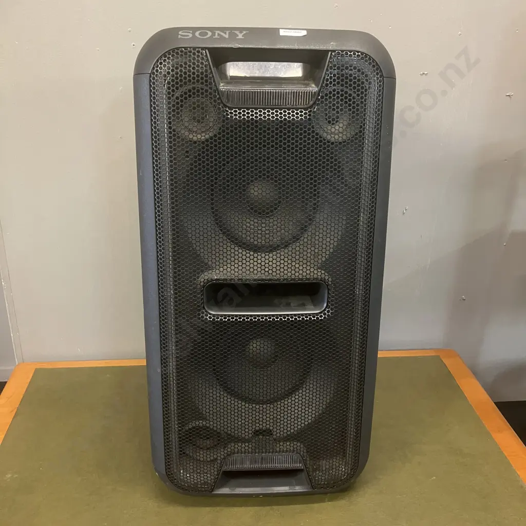 Sony GTK-XB7 Home Audio System Image 1++