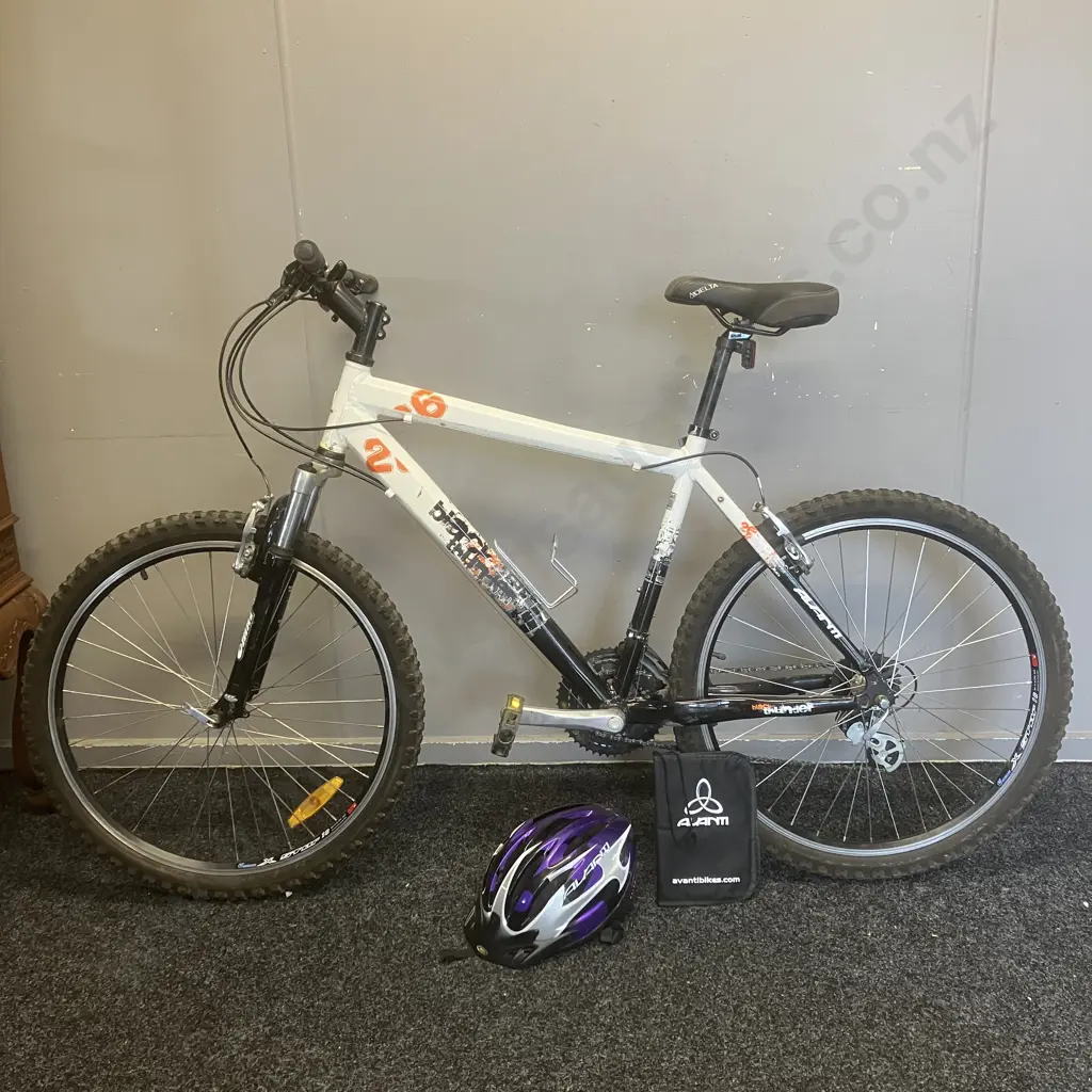 Avanti Black Thunder Bike With Manual  - L 49cm Comp MTB Series (2010) With Avanti Razor Helmet (M/L) Image 1++