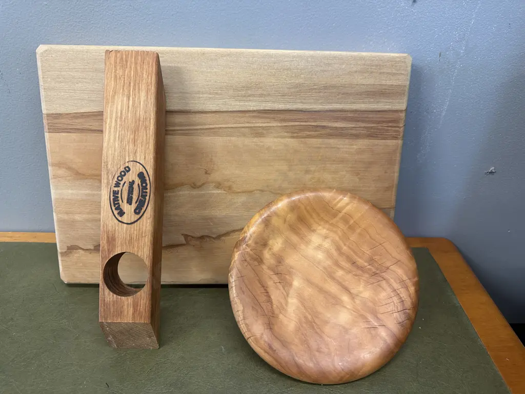 Wooden Rimu Rectangular Bread Board, Footed Plate Etc Image 1++