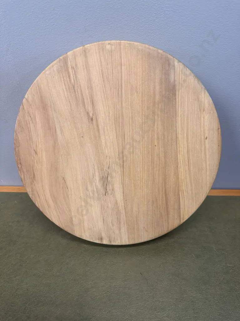 Wooden Round Chopping/Serving Board Dia36cm. Image 1++