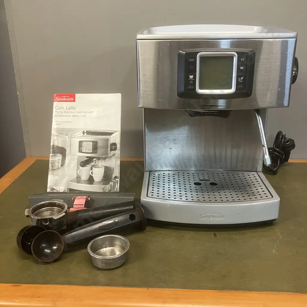 Sunbeam Cafe Latte EM5600 Coffee Machine Image 1++
