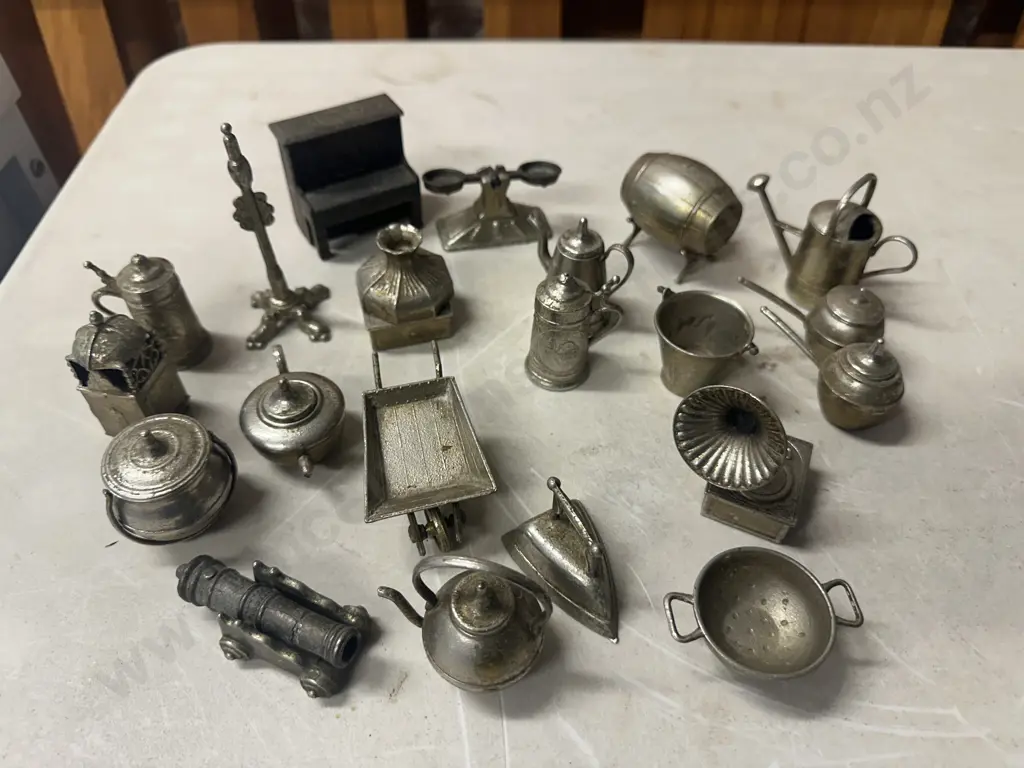 Assorted Miniatures Image 1++