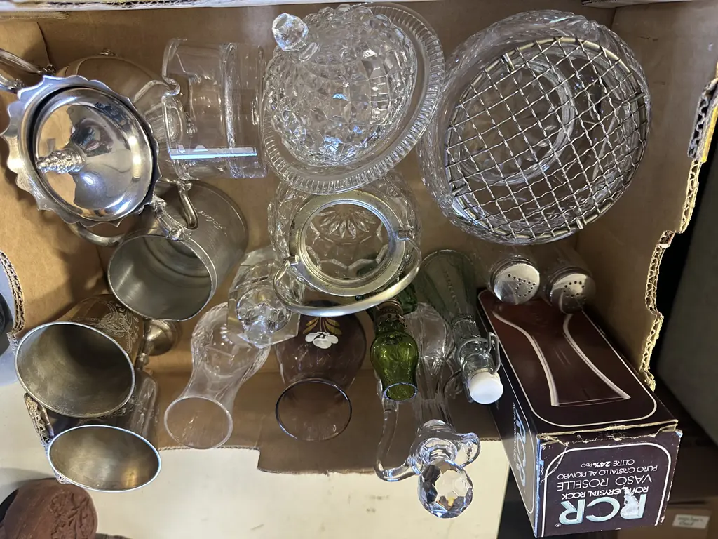 Box Lot Assorted Glassware & Silverware Items Image 1++