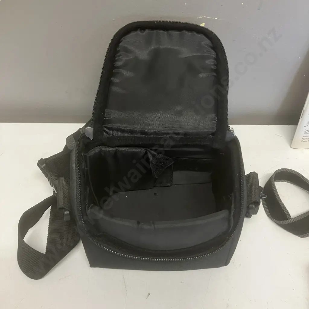 Fujifilm S5500 Digital Camera With Manual & Glanz Camera Bag Image 1++