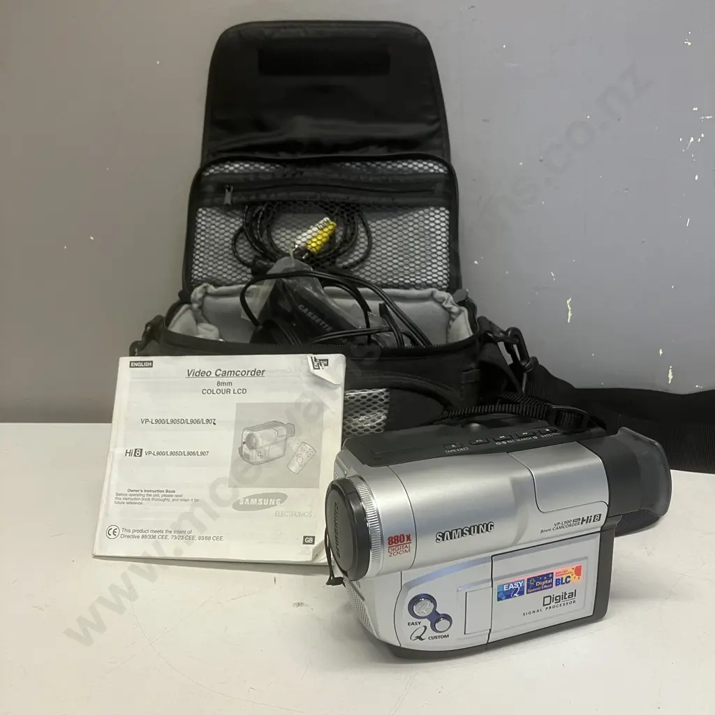 Samsung Video Camcorder VP-L900 8mm Colour LCD With Bag Etc (No Charger) Image 1++