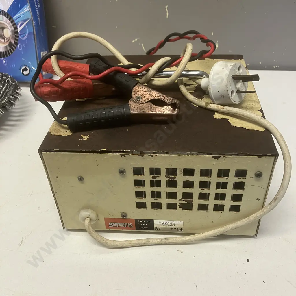 Benefis Hystable 10 Battery Charger No2214 With Derusting Weeding Wheel Image 1++