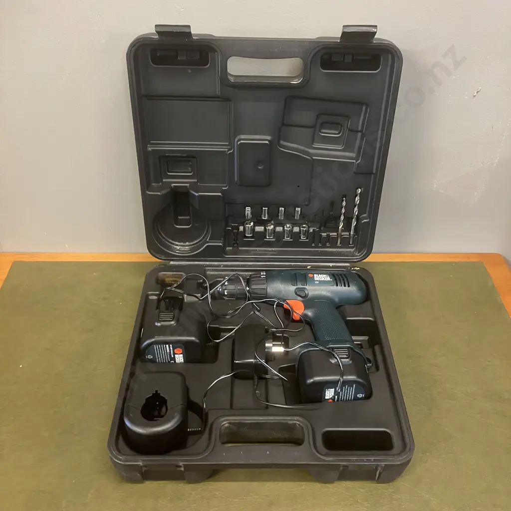 Black & decker 12V Drill, 2 x Batteries & Charger In Case Image 1++