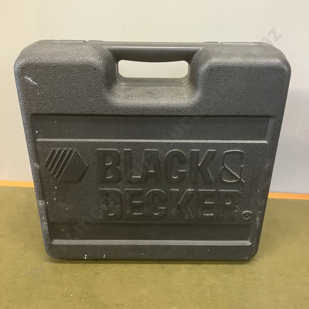 Black & decker 12V Drill, 2 x Batteries & Charger In Case Image 1++