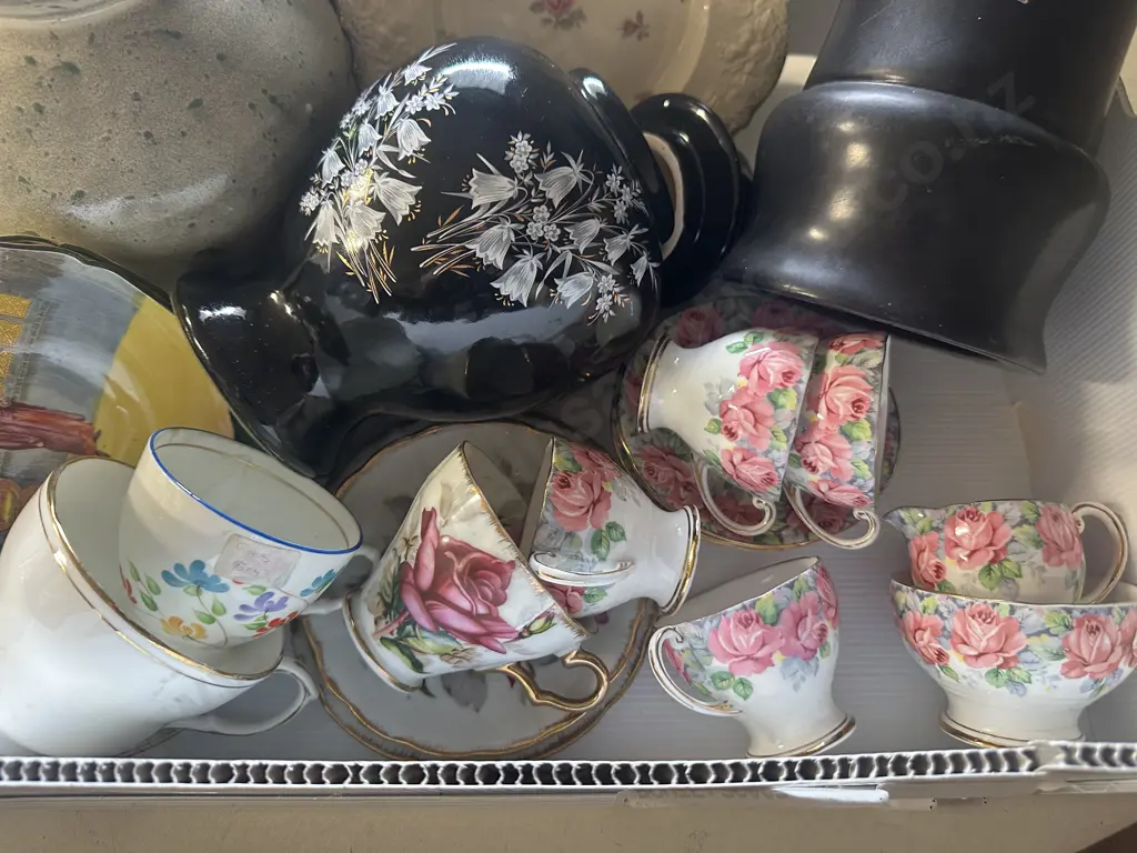 Selection Of China & Pottery Items Including Royal Standard, Royal Doulton Etc Image 1++