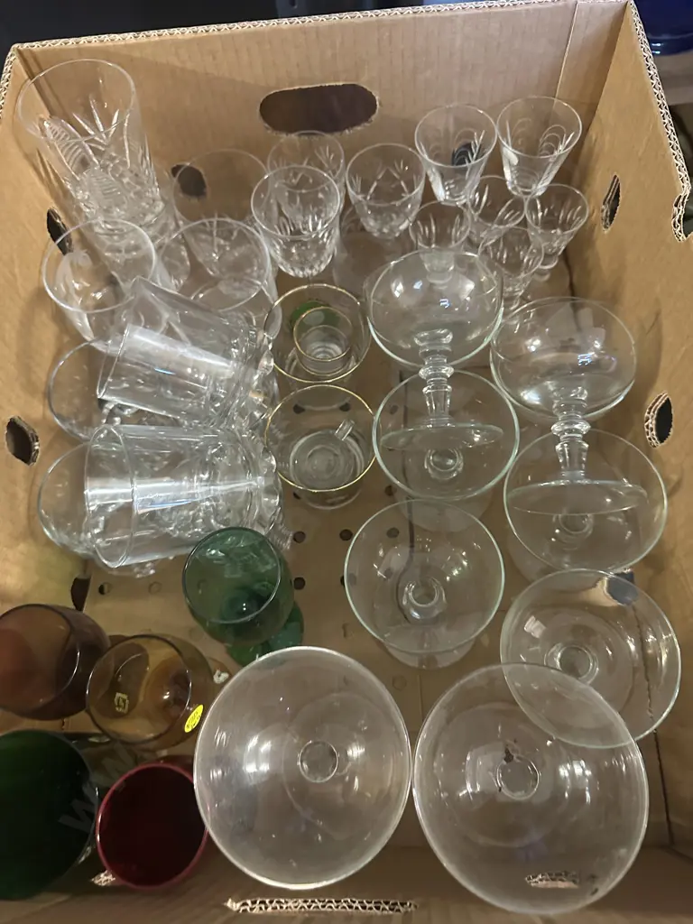 Selection Of Vintage Glassware Including Stemmed Champagne Glasses Etc Image 1++