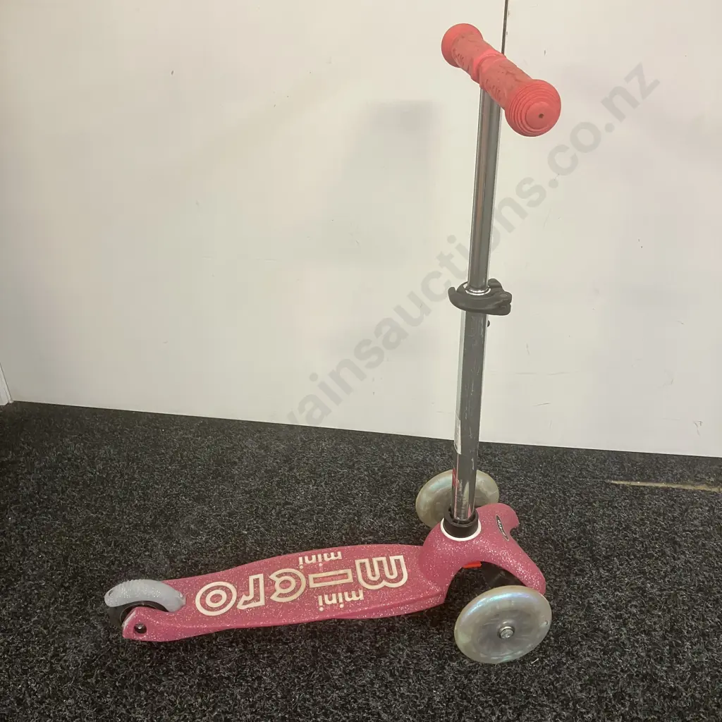 Pink Micro Mini 3 Wheel Scooter Image 1++