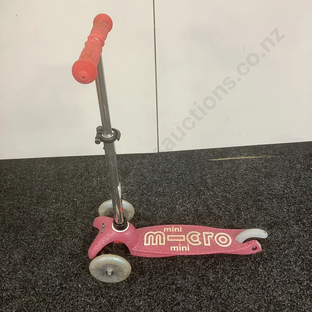 Pink Micro Mini 3 Wheel Scooter Image 1++