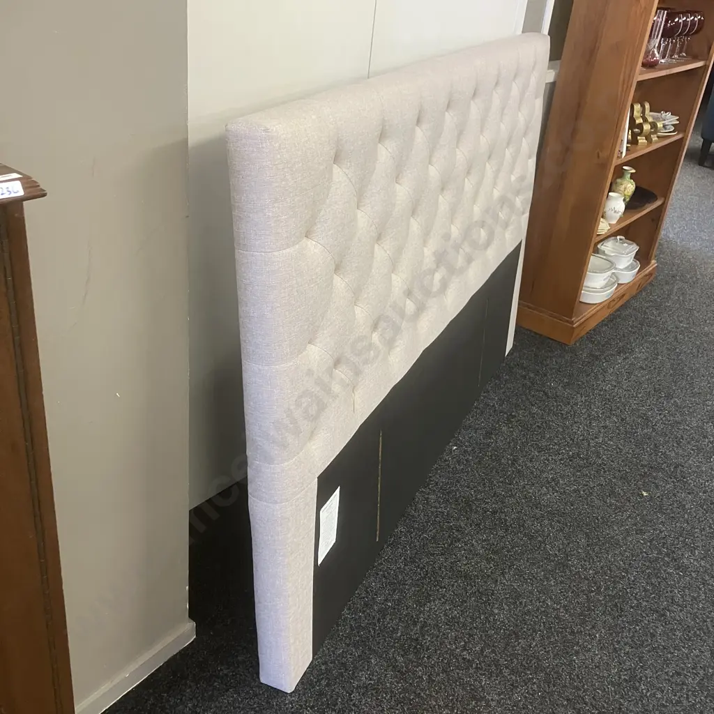 Nero Furniture Button Backed Fabric Headboard. 118 x 187cm Image 1++