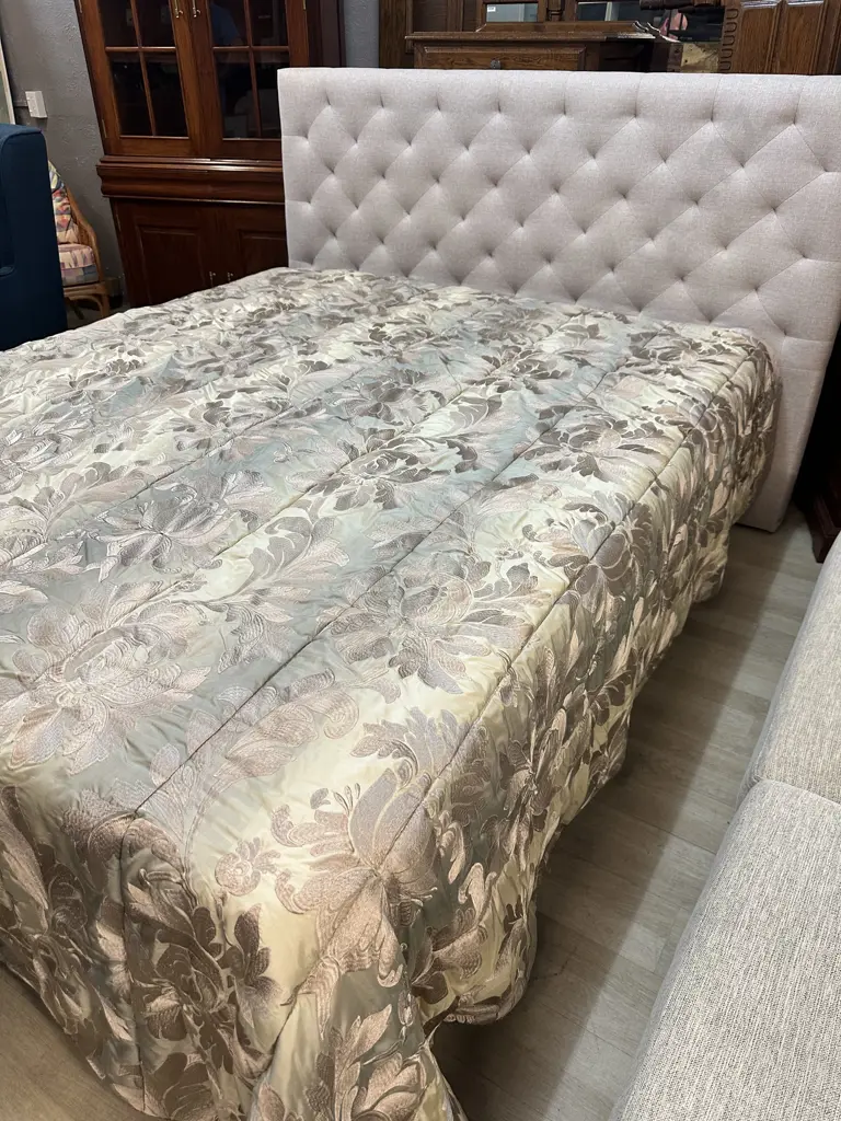 Stunning Queen Size Floral Bedspread Brown Tones Image 1++