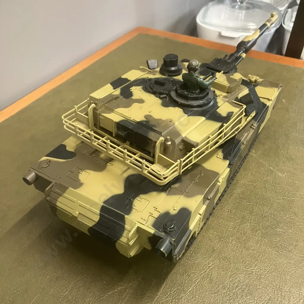 Heng Long 1/24 Scale RTR Full Function M1M2 Abrams RC Tank Image 1++