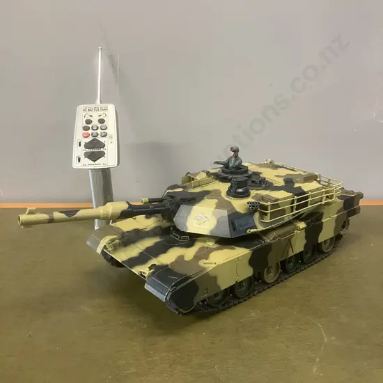 Heng Long 1/24 Scale RTR Full Function M1M2 Abrams RC Tank