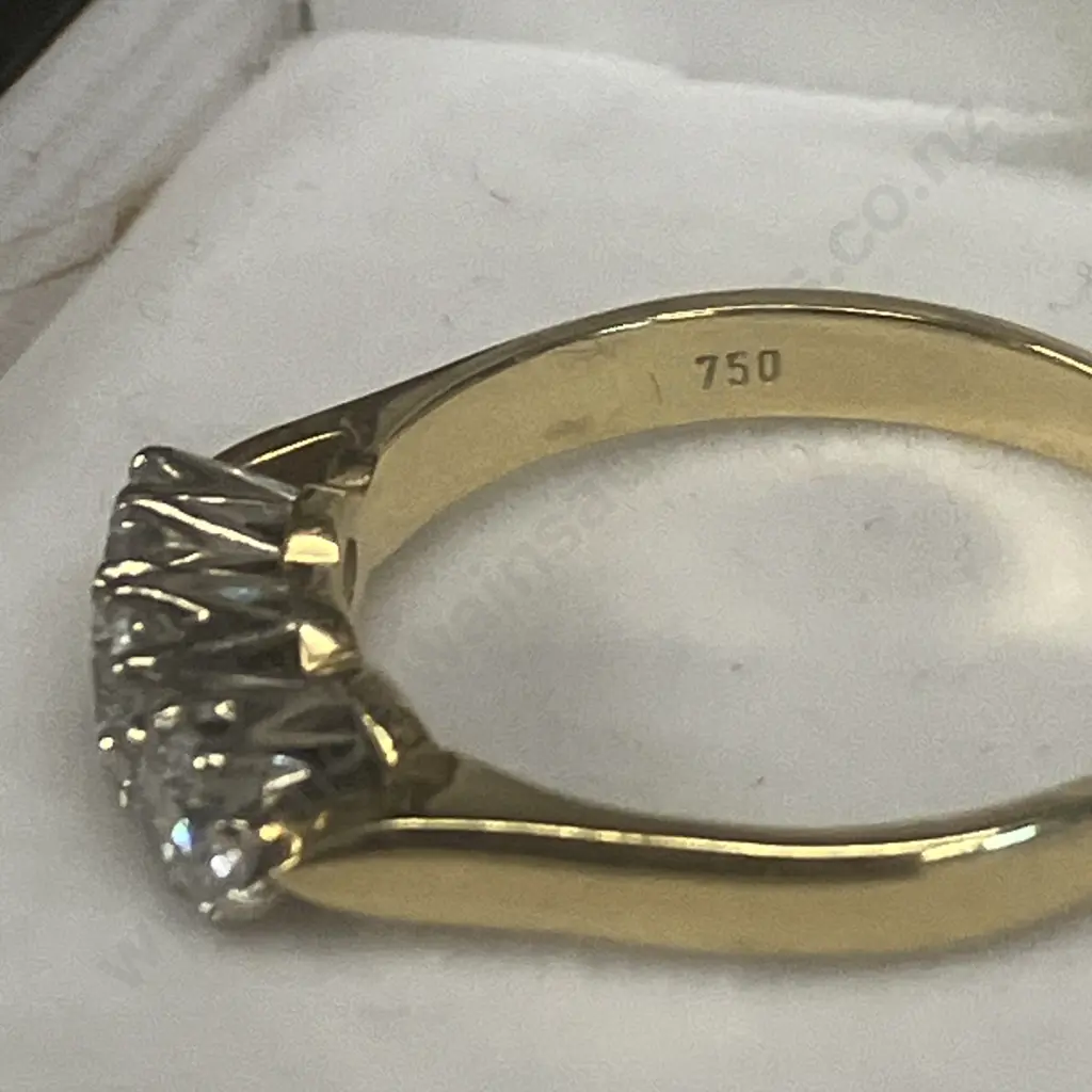 18ct Yellow Gold Diamond Trilogy Ring Stamped 750 Image 1++