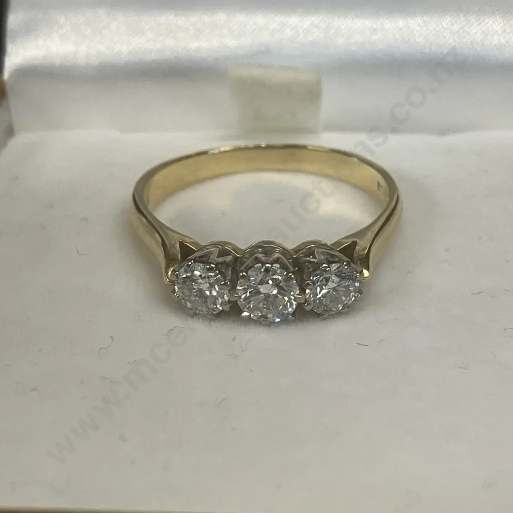 18ct Yellow Gold Diamond Trilogy Ring Stamped 750 Image 1++