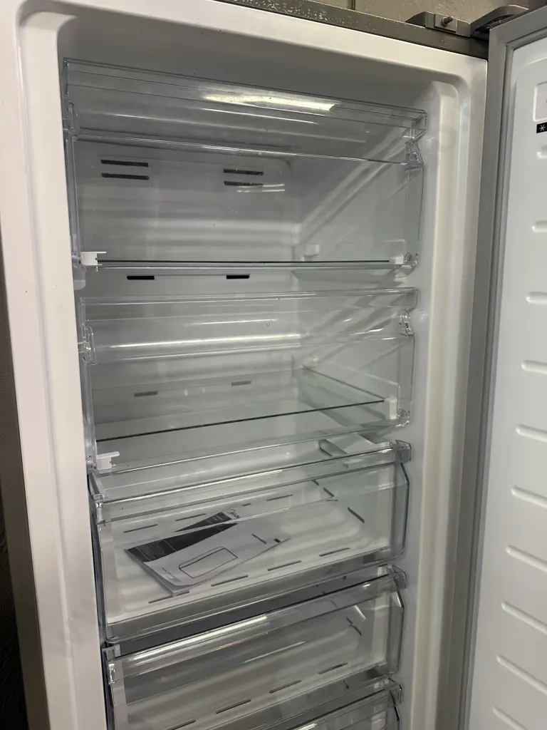 Midea 238L Upright Fridge / Freezer Dual Model - MERU333FGF02AP With User Manual (Approx 10 Months Old) Image 1++