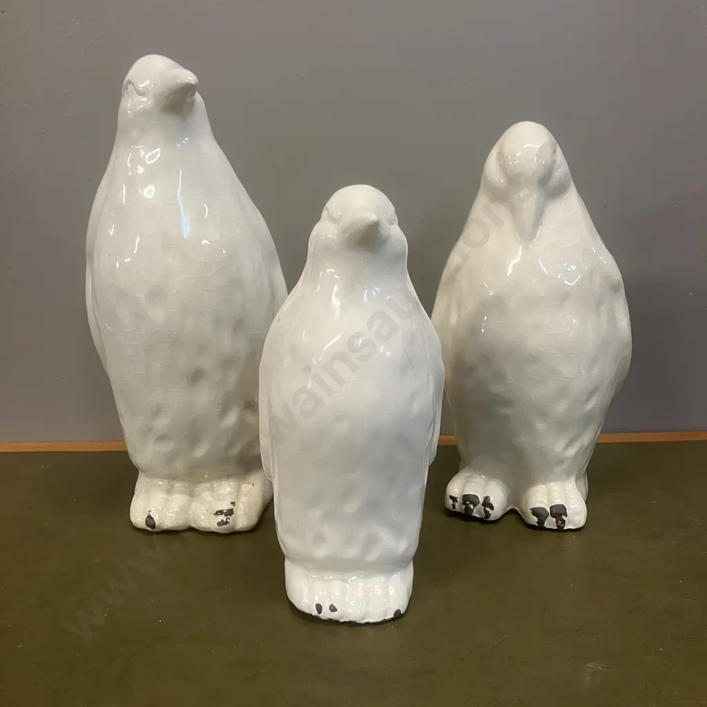 Family of Three Ceramic Penquins. 22 to 29cm Image 1++