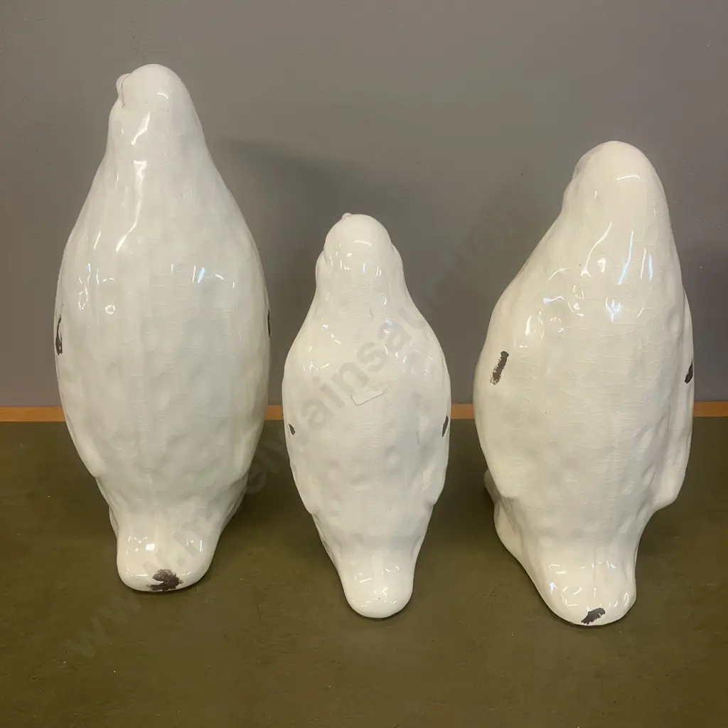 Family of Three Ceramic Penquins. 22 to 29cm Image 1++
