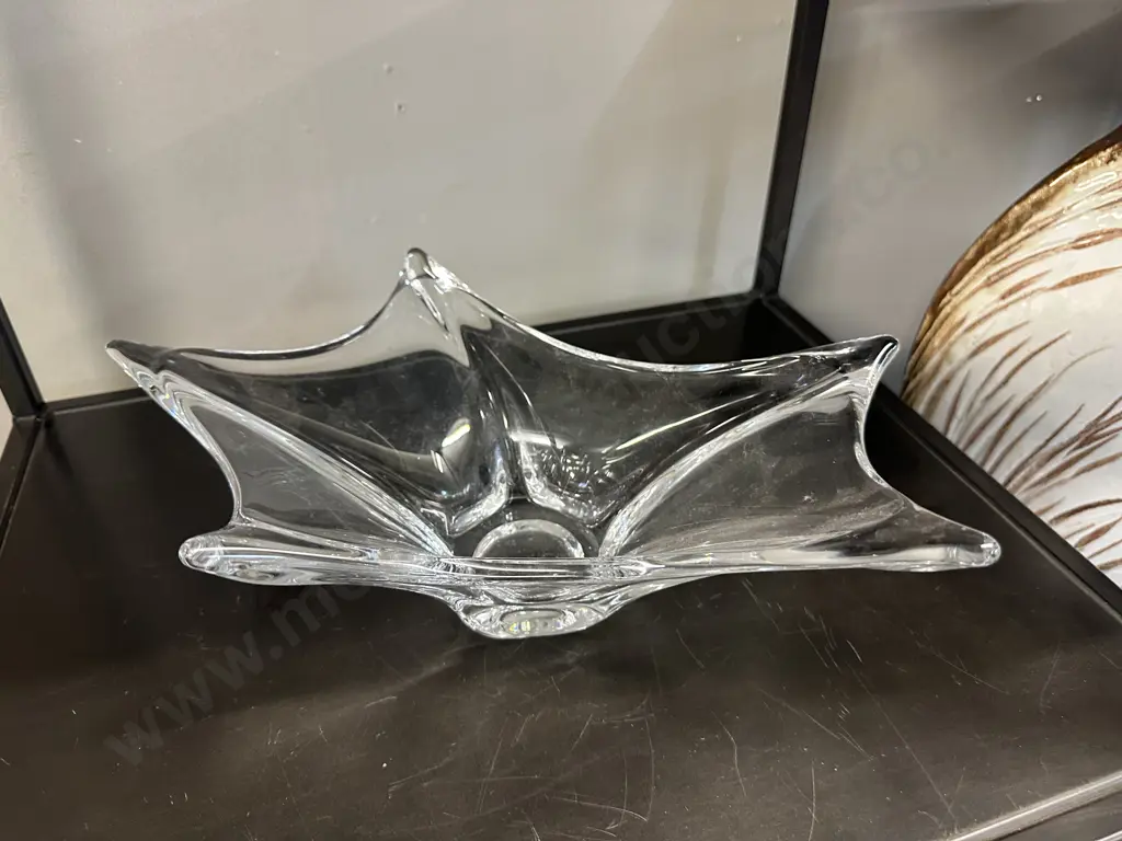 Vintage Elongated Scalloped Art Glass Centerpiece H11,W34,D21cm. Image 1++