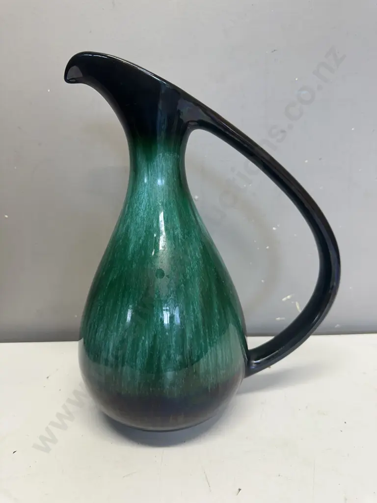 Vintage Blue Mountain Jug Image 1++