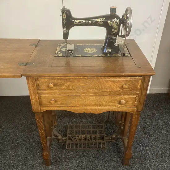 Early 1900s "The Free" Cabinet Model Treadle Sewing Machine - Free Sewing Machine Co. Rockford. Ill. USA, Ser #C284979.