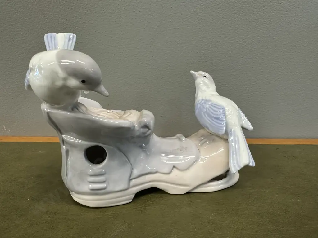Vintage Porcelain Figurine Two Birds Perched On Boot H13.5,W20cm. Image 1++