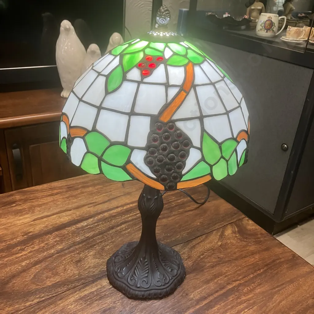 Tiffany Style Stained Glass Table Lamp. H50cm Image 1++