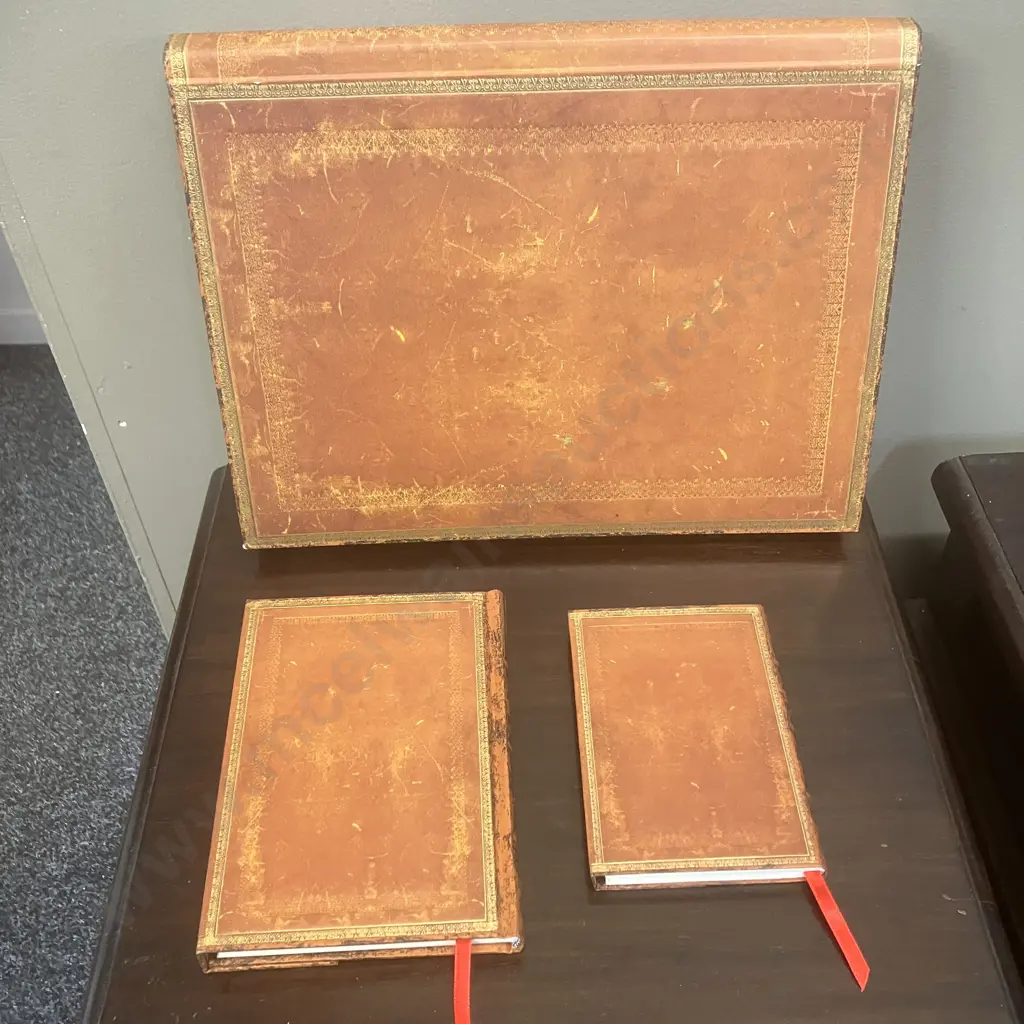 Vintage Leather Look Concertina File With Two matching Notebooks, Gilt Detail Image 1++